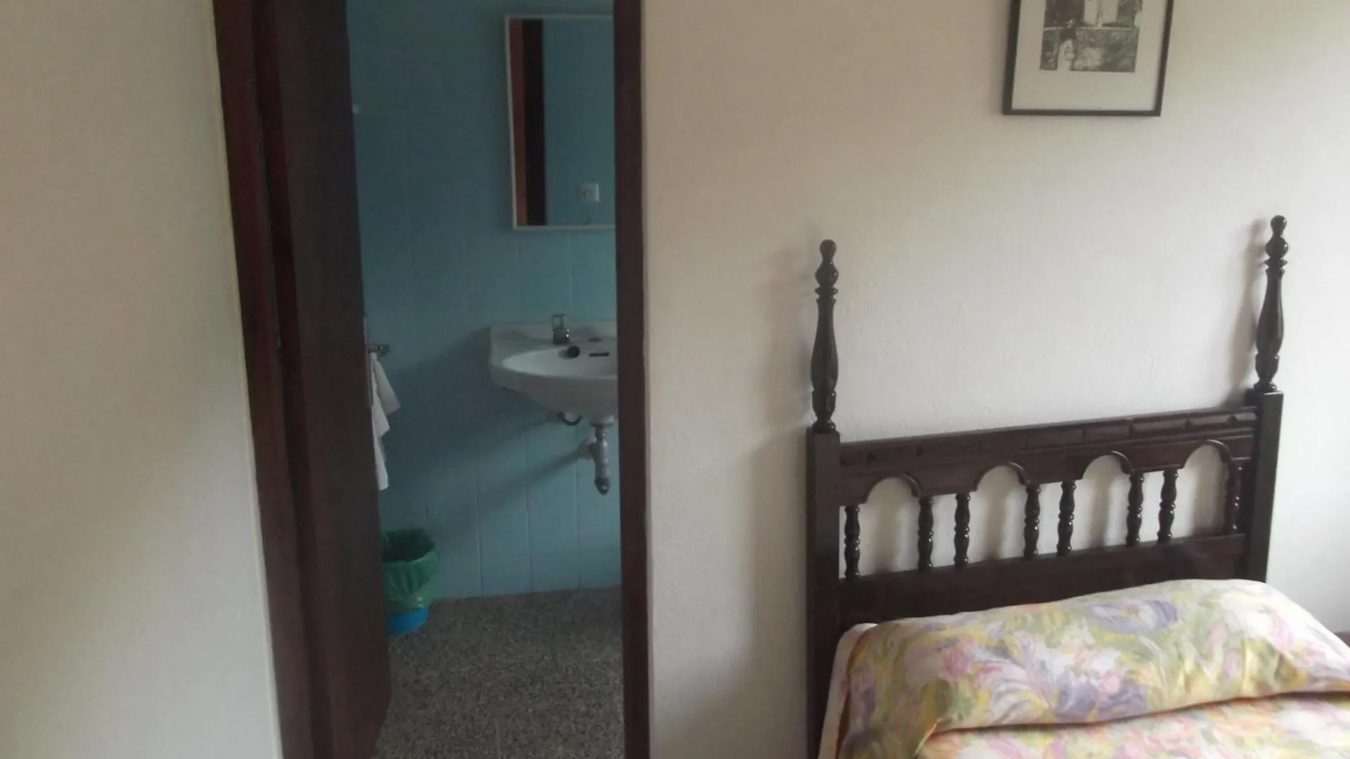 Hostal Alocs Playa DPlaya Des Figueral Pensjonat
