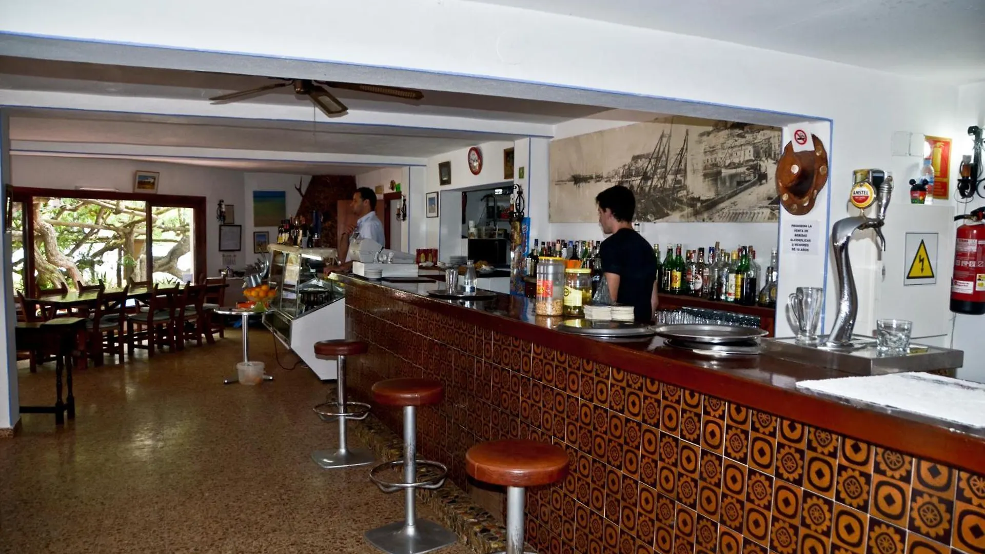 Gasthuis Hostal Alocs Playa DPlaya Des Figueral